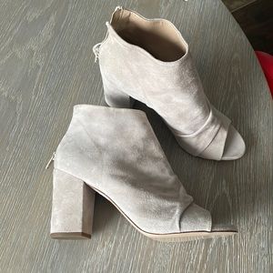 Spaziomoda peep toe booties, size 40